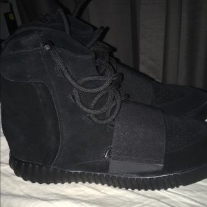 Adidas yeezy boost 750 triple black